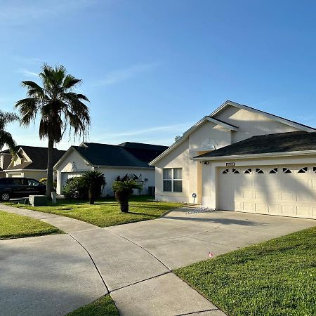 Private Pool With A Beautiful View Overlooking The Lake! Near Disney - Universal كيسيمي المظهر الخارجي الصورة