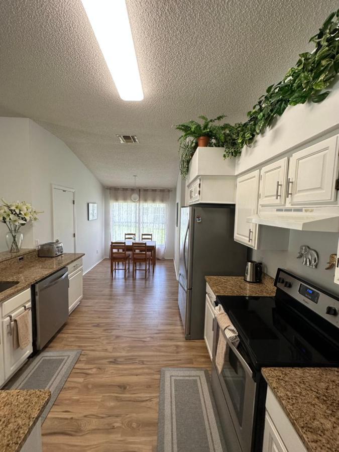 Private Pool With A Beautiful View Overlooking The Lake! Near Disney - Universal كيسيمي المظهر الخارجي الصورة