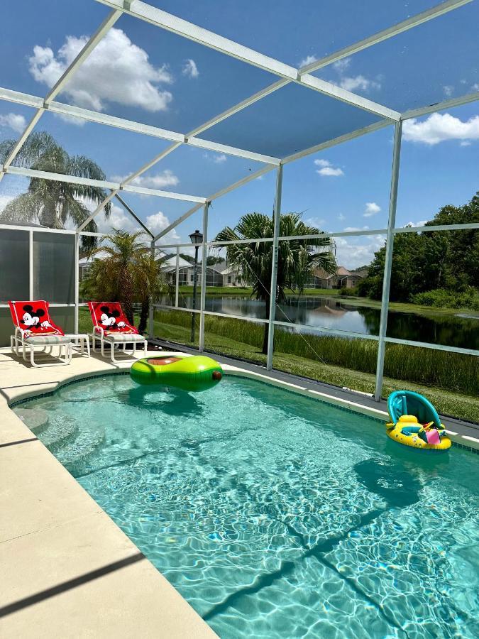 Private Pool With A Beautiful View Overlooking The Lake! Near Disney - Universal كيسيمي المظهر الخارجي الصورة