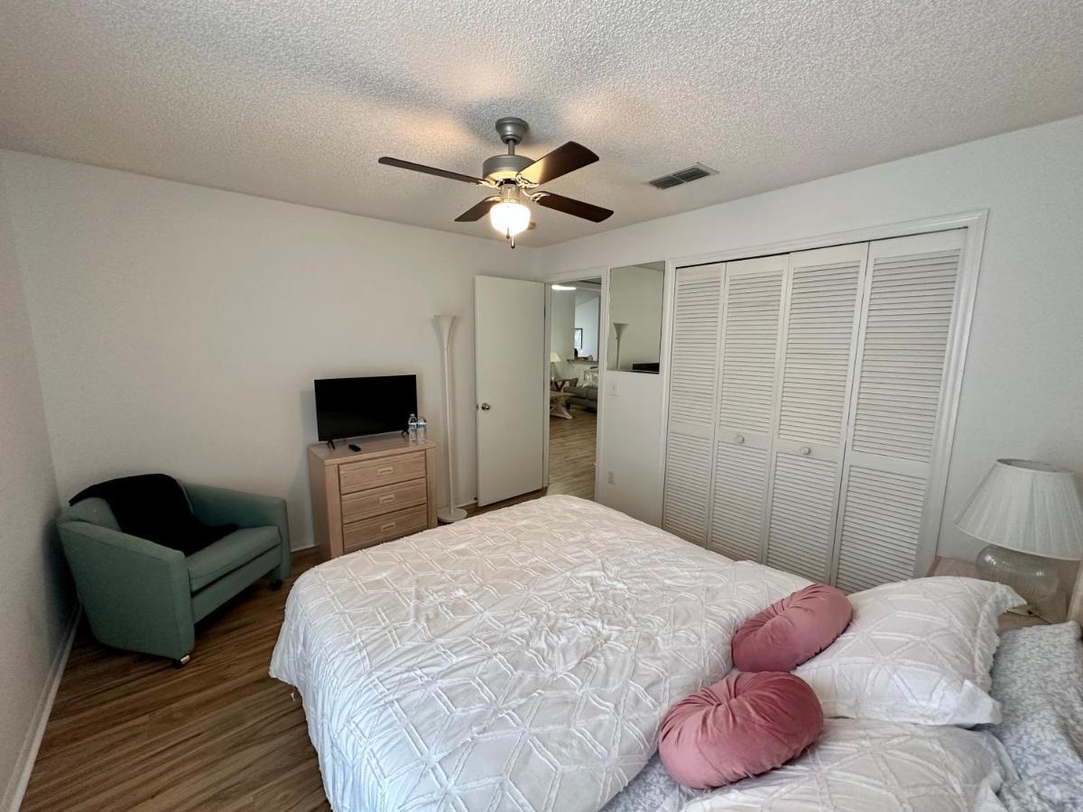 Private Pool With A Beautiful View Overlooking The Lake! Near Disney - Universal كيسيمي المظهر الخارجي الصورة