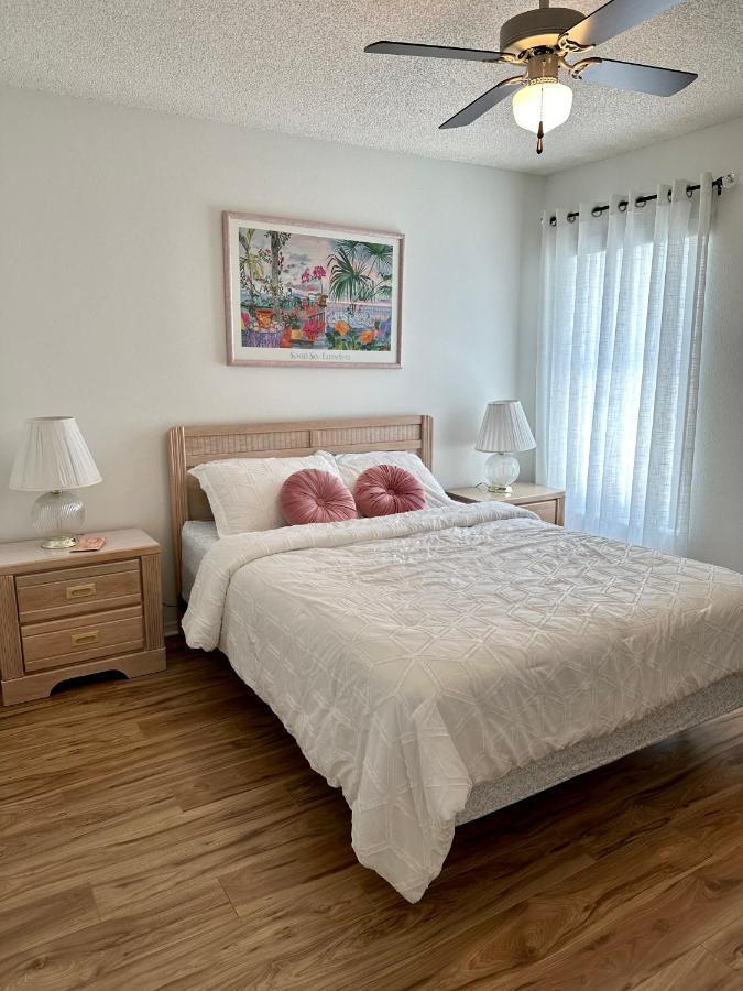 Private Pool With A Beautiful View Overlooking The Lake! Near Disney - Universal كيسيمي المظهر الخارجي الصورة