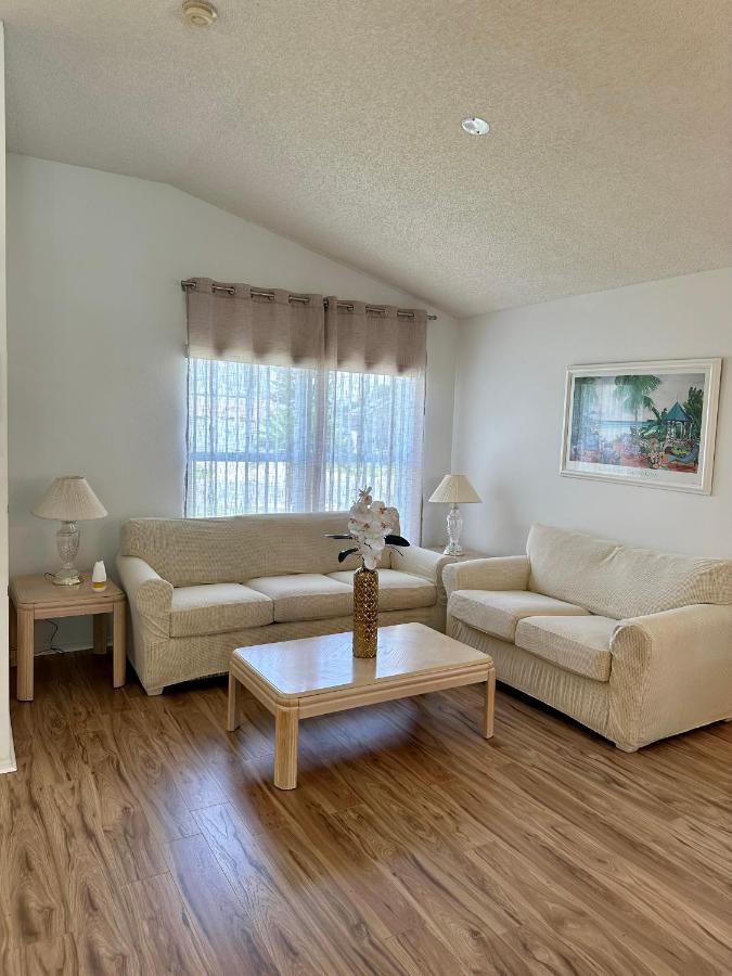 Private Pool With A Beautiful View Overlooking The Lake! Near Disney - Universal كيسيمي المظهر الخارجي الصورة