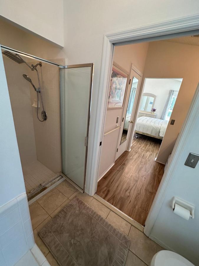 Private Pool With A Beautiful View Overlooking The Lake! Near Disney - Universal كيسيمي المظهر الخارجي الصورة
