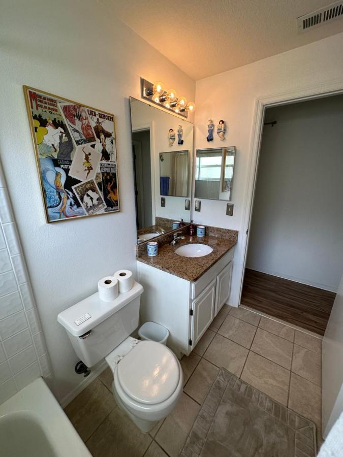 Private Pool With A Beautiful View Overlooking The Lake! Near Disney - Universal كيسيمي المظهر الخارجي الصورة