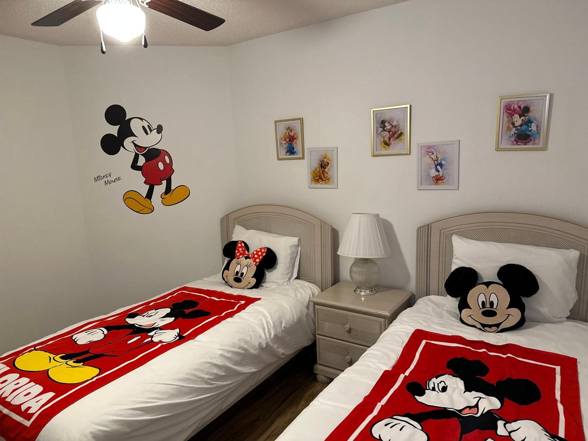 Private Pool With A Beautiful View Overlooking The Lake! Near Disney - Universal كيسيمي المظهر الخارجي الصورة