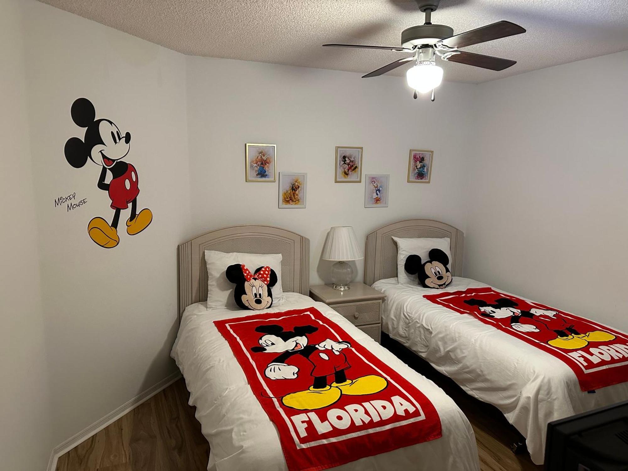 Private Pool With A Beautiful View Overlooking The Lake! Near Disney - Universal كيسيمي المظهر الخارجي الصورة
